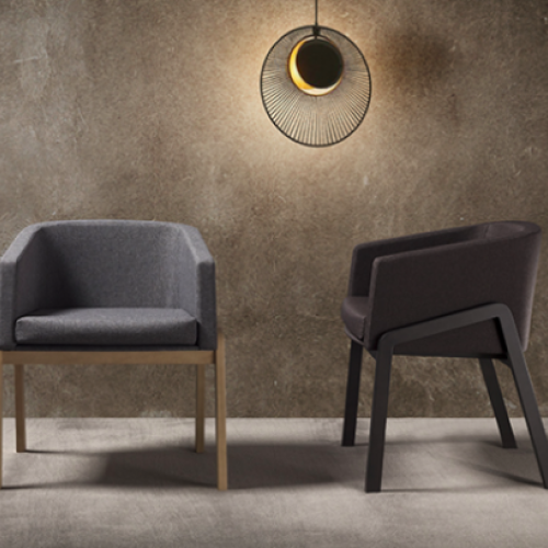 Pareja de sillas aterciopeladas en tono grisaceo